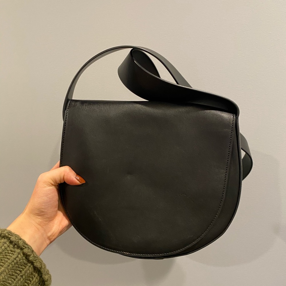 Theory Whitney Saddle Crossbody (Racya Leather)